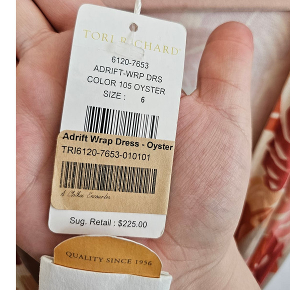 NWT Tori Richard Honolulu Oyster Adrift 100% Silk Wrap Dress Size 6 - Picture 9 of 9
